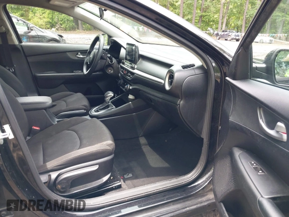 2019 Kia Forte LXS z VIN 3KPF24AD7KE023833, wystawiony jako IAAI lot #42373416 z przebiegiem 139 168 mil mil oraz . Historia ofert i sprzedaży dostępna na DreamBid. Obrazek 5.