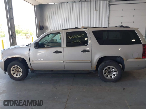 2007 Chevrolet Suburban LT с VIN 1GNFK16377J303817, выставлен на аукционе IAAI как лот 42226025 с пробегом 233 167 миль миль и . История ставок и продаж доступна на DreamBid. Изображение 14.