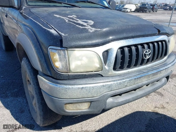 2004 Toyota Tacoma with VIN 5TEWN72NX4Z400831, listed as a IAAI auction lot 41639688 with 319,420 mi miles. Bid and sale history available at carsss.com. Image 6.