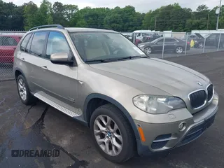 2012 BMW X5 35i z VIN 5UXZV4C56CL747921, wystawiony jako IAAI lot #42318745 z przebiegiem 124 628 mil mil oraz . Historia ofert i sprzedaży dostępna na DreamBid. Obrazek 1.