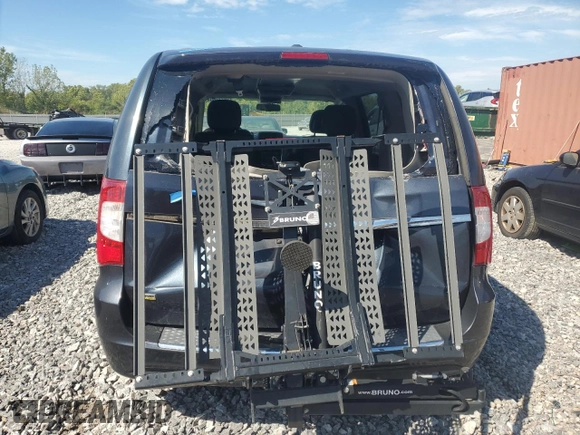 2014 Chrysler Town & Country Touring with VIN 2C4RC1BG0ER396930, listed as a Copart auction lot 70237604 with 148,865 mi miles and Salvage Title. Bid and sale history available at DreamBid. Image 6.