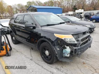 2015 Ford Utility Police Interceptor with VIN 1FM5K8AR6FGB13796, listed as a Copart auction lot 77869864 with 157,449 mi miles and Salvage Title. Bid and sale history available at carsss.com. Image 4.