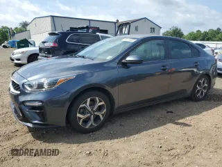2021 Kia Forte LXS z VIN 3KPF24AD1ME326187, wystawiony jako Copart lot #65111855 z przebiegiem 61 587 mil mil oraz Szkoda całkowita • Salvage title. Historia ofert i sprzedaży dostępna na DreamBid. Obrazek 1.