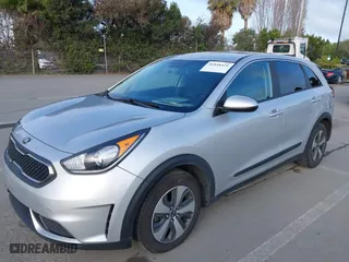 2017 Kia Niro FE with VIN KNDCB3LC9H5043250, listed as a IAAI auction lot 41848421 with 196,428 mi miles. Bid and sale history available at carsss.com. Image 6.
