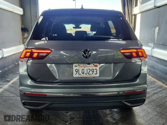 2024 Volkswagen Tiguan SE с VIN 3VV3B7AX0RM107010, выставлен на аукционе IAAI как лот 42889810 с пробегом 22 903 миль миль и . История ставок и продаж доступна на DreamBid. Изображение 8.