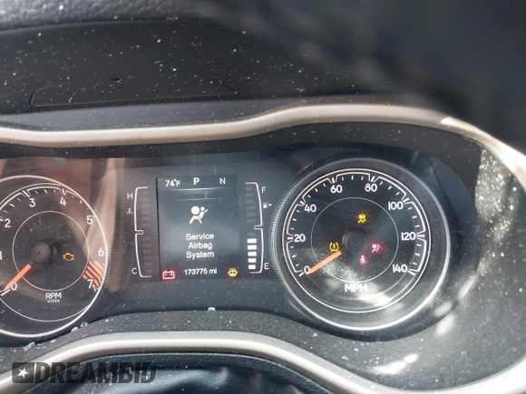 2015 Jeep Cherokee Latitude с VIN 1C4PJMCB8FW603123, выставлен на аукционе IAAI как лот 42086067 с пробегом 173 775 миль миль и . История ставок и продаж доступна на DreamBid. Изображение 7.