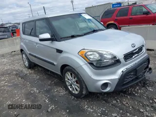 2013 Kia Soul + with VIN KNDJT2A62D7772927, listed as a IAAI auction lot 41927631 with 111,183 mi miles. Bid and sale history available at carsss.com. Image 1.