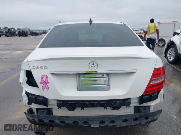 2014 Mercedes-Benz C 250 Sport с VIN WDDGF4HB0EA958816, выставлен на аукционе IAAI как лот 42150390 с пробегом 89 358 миль миль и . История ставок и продаж доступна на DreamBid. Изображение 17.