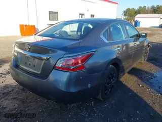 2015 Nissan Altima 2.5 S with VIN 1N4AL3AP2FN334136, listed as a IAAI auction lot 41323998 with 177,804 mi miles. Bid and sale history available at carsss.com. Image 4.