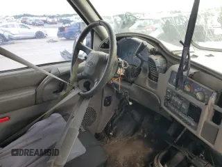 1998 Chevrolet Astro Cargo z VIN 1GCDM19W5WB156776, wystawiony jako Copart lot #56903675 z przebiegiem Nie podano mil oraz Tytuł czysty. Historia ofert i sprzedaży dostępna na DreamBid. Obrazek 9.