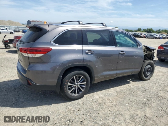 2018 Toyota Highlander SE with VIN 5TDJZRFH1JS523764, listed as a Copart auction lot 58576615 with 55,313 mi miles and Salvage title. Bid and sale history available at DreamBid. Image 3.