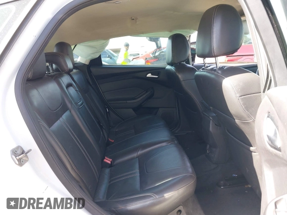 2013 Ford Focus SE with VIN 1FADP3K29DL157601, listed as a IAAI auction lot 41710924 with 177,729 mi miles. Bid and sale history available at carsss.com. Image 8.
