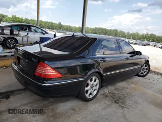 2006 Mercedes-Benz S 500 z VIN WDBNG84J26A483978, wystawiony jako Copart lot #57902625 z przebiegiem 172 649 mil mil oraz Czysty tytuł • Clean title. Historia ofert i sprzedaży dostępna na DreamBid. Obrazek 3.