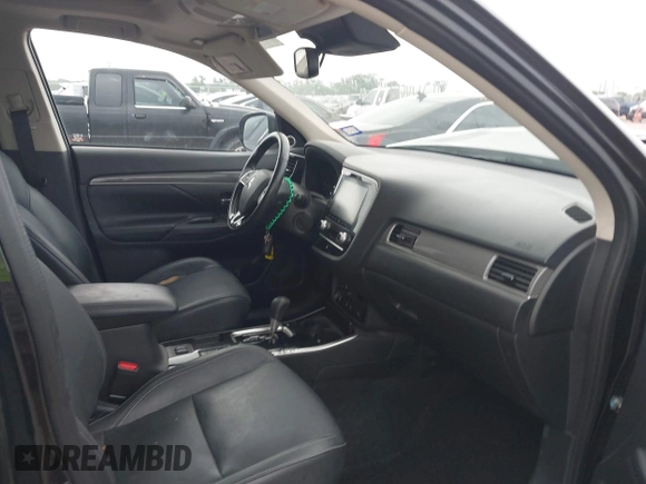 2020 Mitsubishi Outlander SE with VIN JA4AD3A36LZ046736, listed as a IAAI auction lot 42285717 with 43,530 mi miles and . Bid and sale history available at DreamBid. Image 5.