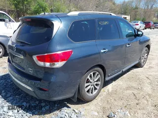2013 Nissan Pathfinder S with VIN 5N1AR2MM5DC649148, listed as a IAAI auction lot 42126951 with 152,678 mi miles. Bid and sale history available at carsss.com. Image 4.