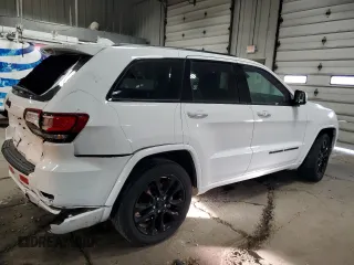 2022 Jeep Grand Cherokee WK Laredo E with VIN 1C4RJFAG5NC117811, listed as a Copart auction lot 77839394 with 34,933 mi miles and Salvage Title. Bid and sale history available at carsss.com. Image 3.