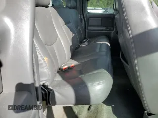 2004 Chevrolet Silverado SS z VIN 2GCEK19N141357847, wystawiony jako Copart lot #78312204 z przebiegiem Nie podano mil oraz Szkody całkowita. Historia ofert i sprzedaży dostępna na DreamBid. Obrazek 10.