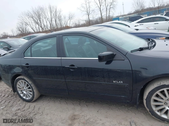 2008 Mercury Milan Premier with VIN 3MEHM08108R651868, listed as a IAAI auction lot 41463137 with 109,951 mi miles. Bid and sale history available at carsss.com. Image 13.