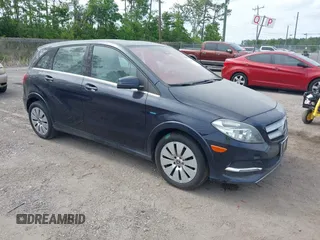 2017 Mercedes-Benz B Electric Drive with VIN WDDVP9AB7HJ016231, listed as a IAAI auction lot 42122915 with 86,076 mi miles and . Bid and sale history available at DreamBid. Image 1.