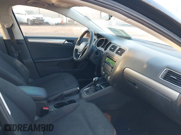 2015 Volkswagen Jetta SE with VIN 3VWD17AJXFM244532, listed as a IAAI auction lot 41769683 with 113,890 mi miles and . Bid and sale history available at DreamBid. Image 5.