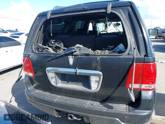 2006 Lincoln Navigator Luxury z VIN 5LMFU27546LJ23067, wystawiony jako IAAI lot #41593171 z przebiegiem Nie podano mil oraz . Historia ofert i sprzedaży dostępna na DreamBid. Obrazek 16.