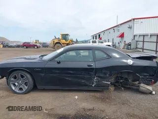 2013 Dodge Challenger R/T z VIN 2C3CDYBT8DH524607, wystawiony jako IAAI lot #42224993 z przebiegiem Nie podano mil oraz . Historia ofert i sprzedaży dostępna na DreamBid. Obrazek 15.
