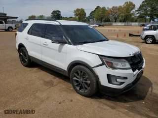 2017 Ford Explorer XLT with VIN 1FM5K7D88HGA73382, listed as a Copart auction lot 50251595 with 187,773 mi miles and Salvage Title. Bid and sale history available at carsss.com. Image 4.