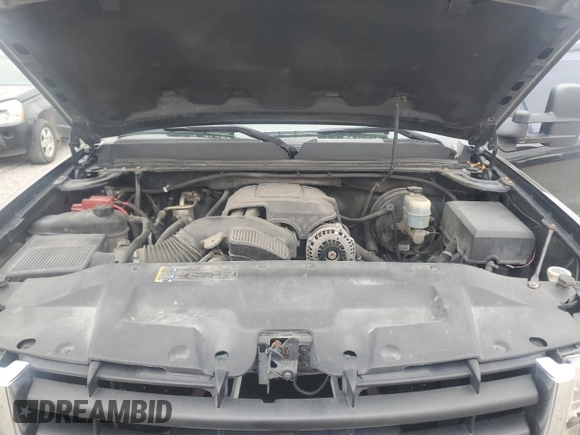 2010 GMC Sierra 1500 with VIN 3GTXKWE20AG131027, listed as a Copart auction lot 81897324 with 200,732 mi miles and Salvage Title. Bid and sale history available at DreamBid. Image 11.