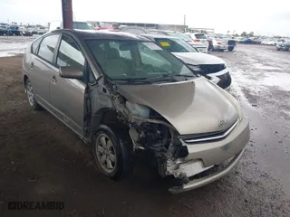 2005 Toyota Prius with VIN JTDKB20U453100027, listed as a IAAI auction lot 41729640 with 299,999 mi miles. Bid and sale history available at carsss.com. Image 1.
