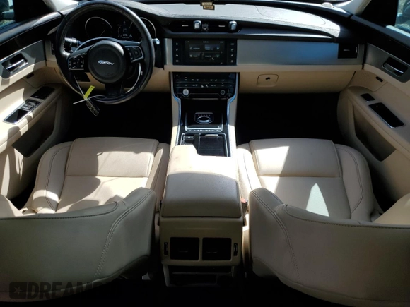 2017 Jaguar XF 35t Premium with VIN SAJBD4BV0HCY43592, listed as a Copart auction lot 77621094 with 51,753 mi miles and Salvage Title. Bid and sale history available at carsss.com. Image 8.