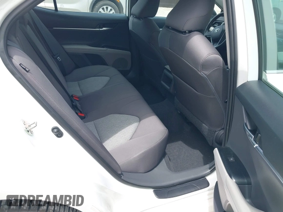 2019 Toyota Camry LE z VIN 4T1B11HKXKU786639, wystawiony jako IAAI lot #42212321 z przebiegiem 82 843 mil mil oraz . Historia ofert i sprzedaży dostępna na DreamBid. Obrazek 8.