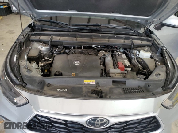 2022 Toyota Highlander L with VIN 5TDCZRAH6NS097981, listed as a Copart auction lot 54447185 with 60,934 mi miles and Salvage title. Bid and sale history available at DreamBid. Image 12.