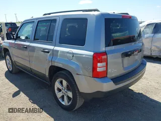 2016 Jeep Patriot Latitude with VIN 1C4NJPFA1GD612920, listed as a IAAI auction lot 42274901 with 187,559 mi miles and . Bid and sale history available at DreamBid. Image 3.
