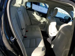 2022 Volvo S60 Momentum with VIN 7JRL12TZ5NG158124, listed as a Copart auction lot 87579885 with 31,035 mi miles and Clean Title. Bid and sale history available at carsss.com. Image 10.