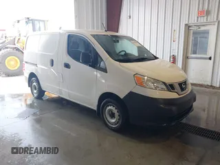 2014 Nissan NV200 S z VIN 3N6CM0KN2EK702120, wystawiony jako IAAI lot #42375460 z przebiegiem 81 949 mil mil oraz . Historia ofert i sprzedaży dostępna na DreamBid. Obrazek 1.