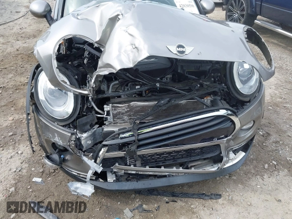 2016 MINI Convertible с VIN WMWWG5C53G3C19327, выставлен на аукционе IAAI как лот 42030590 с пробегом 33 898 миль миль и . История ставок и продаж доступна на DreamBid. Изображение 18.