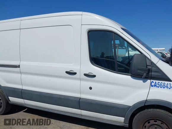 2018 Ford Transit z VIN 1FTYR2CM0JKA71692, wystawiony jako IAAI lot #42357507 z przebiegiem 323 477 mil mil oraz . Historia ofert i sprzedaży dostępna na DreamBid. Obrazek 13.