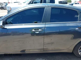 2024 Kia Forte LXS z VIN 3KPF24AD9RE819395, wystawiony jako IAAI lot #42182642 z przebiegiem 14 778 mil mil oraz . Historia ofert i sprzedaży dostępna na DreamBid. Obrazek 14.