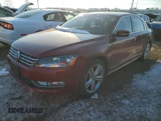 2015 Volkswagen Passat SEL Premium z VIN 1VWCS7A32FC017881, wystawiony jako Copart lot #46234435 z przebiegiem 108 518 mil mil oraz Szkoda całkowita • Salvage title. Historia ofert i sprzedaży dostępna na DreamBid. Obrazek 1.