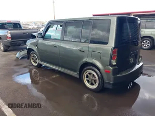 2005 Scion xB z VIN JTLKT324454003196, wystawiony jako IAAI lot #41627123 z przebiegiem 173 851 mil mil oraz . Historia ofert i sprzedaży dostępna na DreamBid. Obrazek 3.