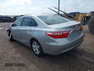 2015 Toyota Camry XLE with VIN 4T1BF1FK1FU475840, listed as a IAAI auction lot 41916282 with 104,881 mi miles. Bid and sale history available at carsss.com. Image 3.