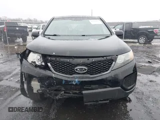 2011 Kia Sorento LX with VIN 5XYKT3A18BG151447, listed as a IAAI auction lot 41730665 with 195,187 mi miles. Bid and sale history available at carsss.com. Image 12.