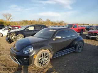 2018 Volkswagen Beetle Dune with VIN 3VWSD7AT8JM714856, listed as a Copart auction lot 77493564 with 29,154 mi miles and Salvage Title. Bid and sale history available at carsss.com. Image 1.
