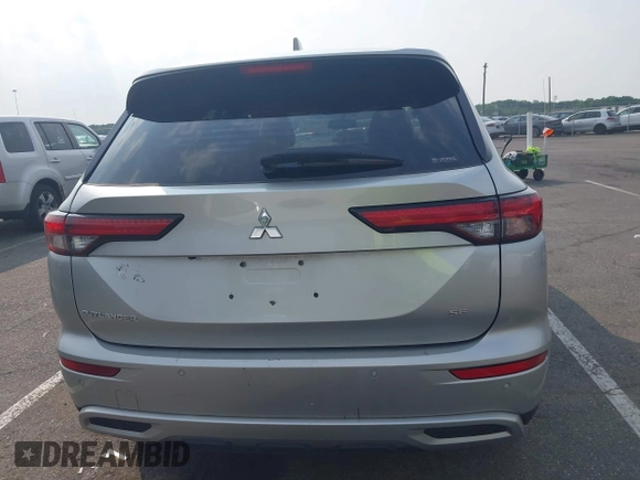 2022 Mitsubishi Outlander SE z VIN JA4J4UA86NZ030850, wystawiony jako IAAI lot #42488918 z przebiegiem 112 029 mil mil oraz . Historia ofert i sprzedaży dostępna na DreamBid. Obrazek 17.