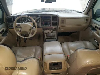 2006 GMC Sierra Denali z VIN 2GTEK63N761316163, wystawiony jako Copart lot #59637545 z przebiegiem 228 952 mil mil oraz Czysty tytuł • Clean title. Historia ofert i sprzedaży dostępna na DreamBid. Obrazek 8.