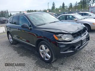 2013 Volkswagen Touareg Sport с VIN WVGEP9BP1DD007923, выставлен на аукционе IAAI как лот 42300658 с пробегом 128 958 миль миль и . История ставок и продаж доступна на DreamBid. Изображение 1.