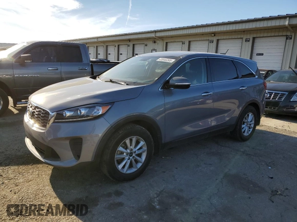 2020 Kia Sorento LX z VIN 5XYPG4A32LG671064, wystawiony jako Copart lot #43046395 z przebiegiem 87 186 mil mil oraz Szkoda całkowita • Salvage title. Historia ofert i sprzedaży dostępna na DreamBid. Obrazek 1.