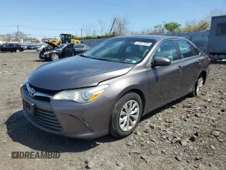 2015 Toyota Camry XLE with VIN 4T4BF1FKXFR493792, listed as a Copart auction lot 53697955 with 95,570 mi miles and Salvage Title. Bid and sale history available at carsss.com. Image 1.