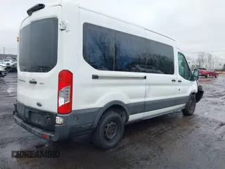 2018 Ford Transit Passenger XL z VIN 1FBAX2CM8JKA03622, wystawiony jako IAAI lot #41571449 z przebiegiem 313 553 mil mil oraz . Historia ofert i sprzedaży dostępna na DreamBid. Obrazek 4.