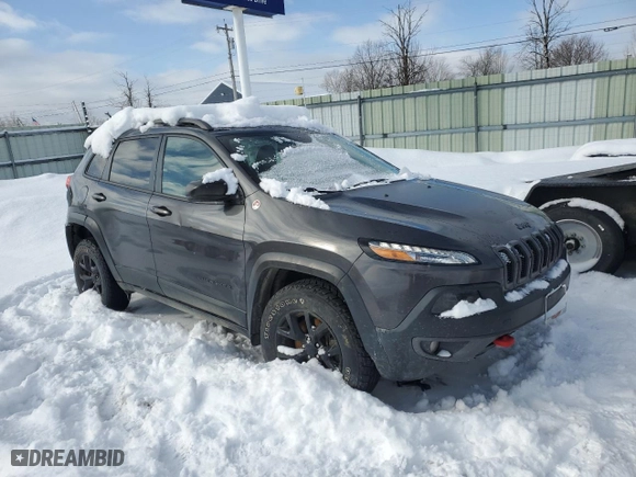 2017 Jeep Cherokee Trailhawk with VIN 1C4PJMBSXHW551241, listed as a Copart auction lot 46164525 with 80,157 mi miles and Salvage Title. Bid and sale history available at carsss.com. Image 4.